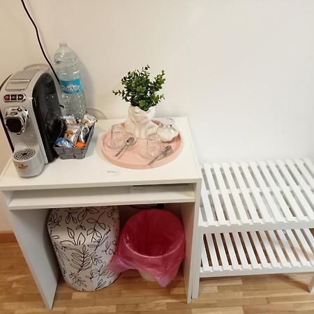 Fenix Rooms Trieste Bagian luar foto