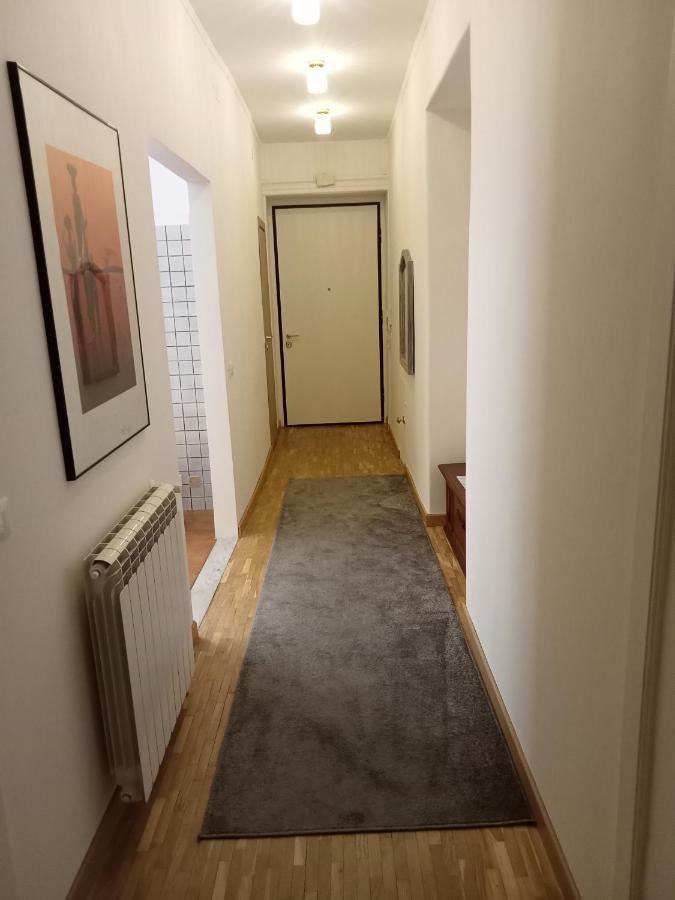 Fenix Rooms Trieste Bagian luar foto