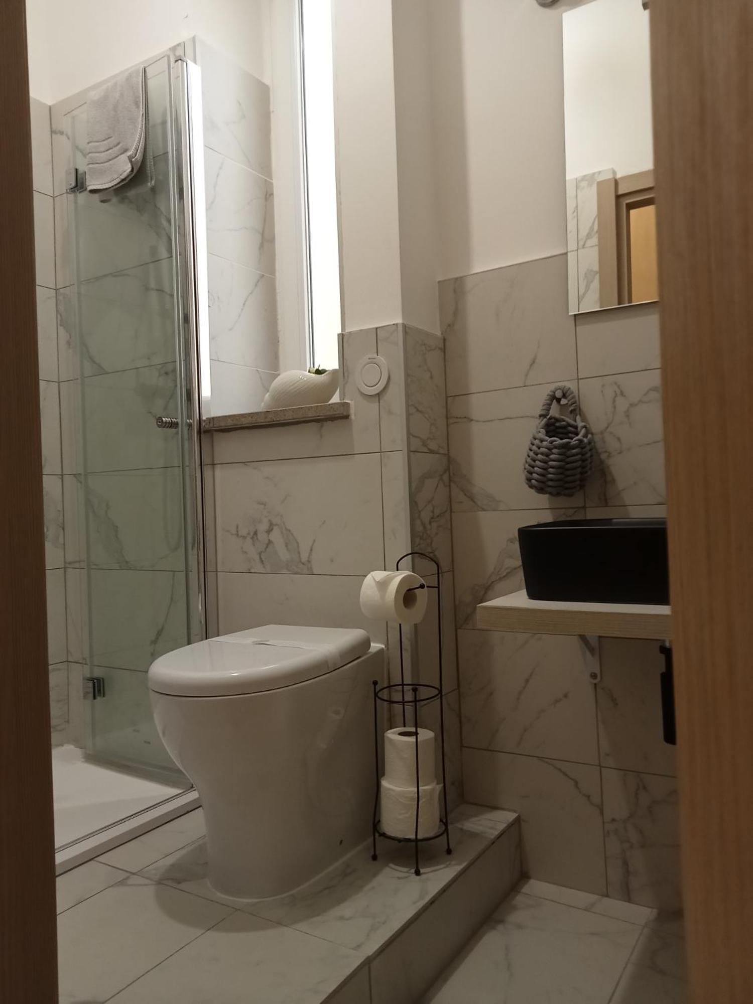 Fenix Rooms Trieste Bagian luar foto