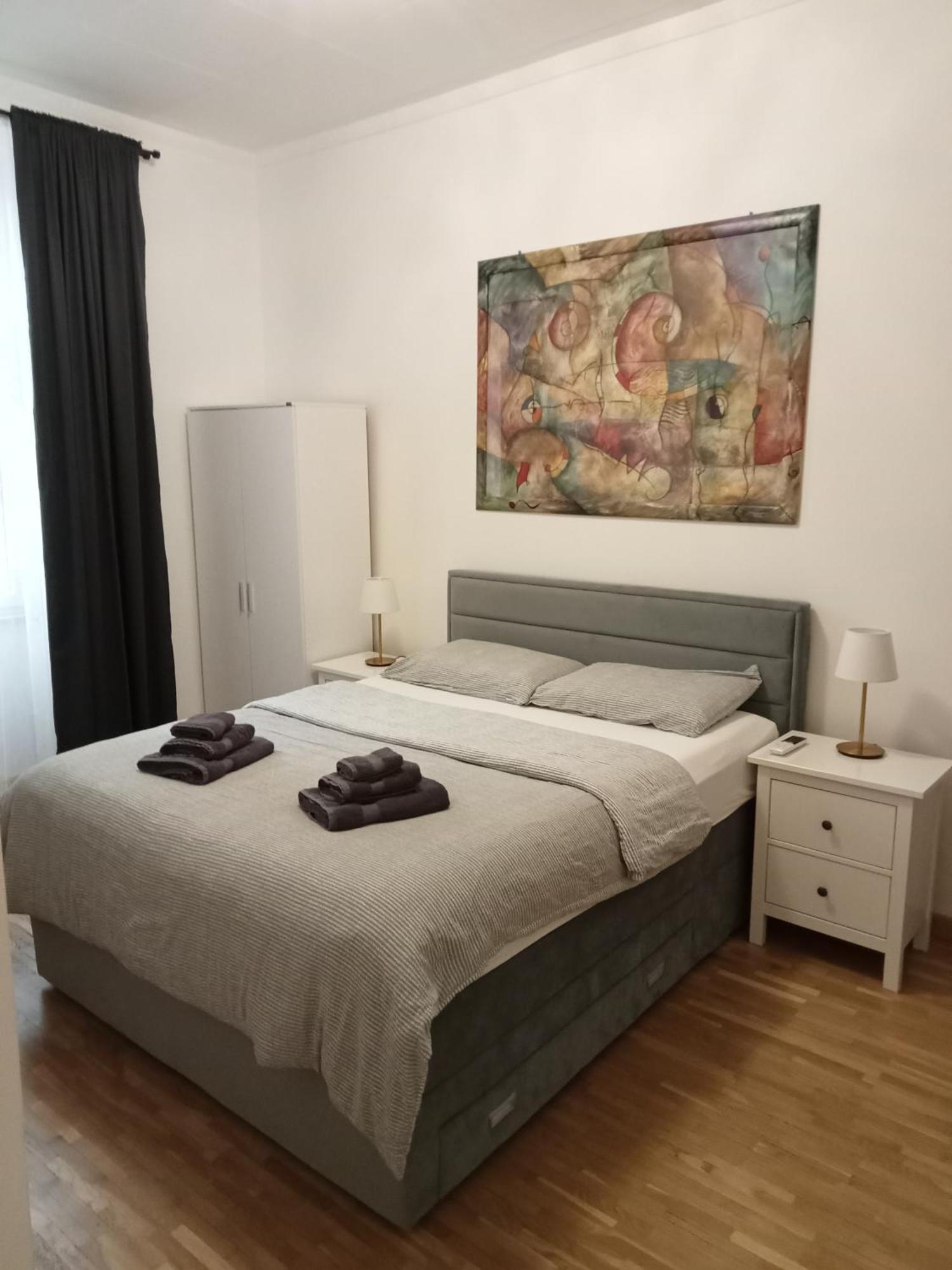 Fenix Rooms Trieste Bagian luar foto