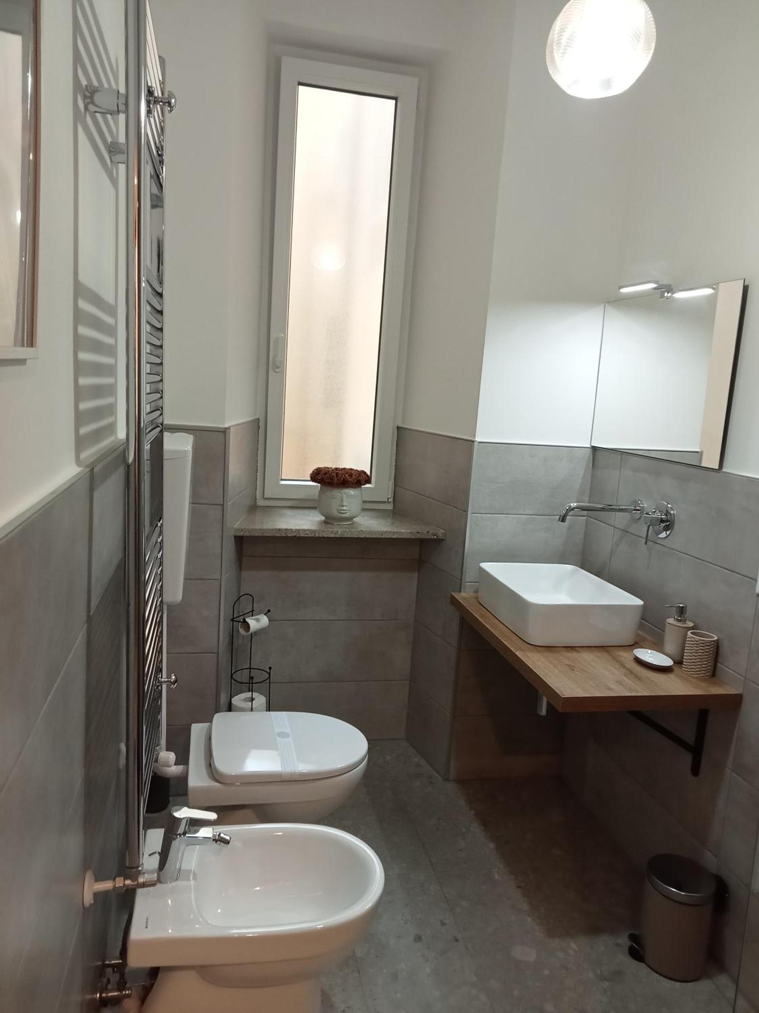 Fenix Rooms Trieste Bagian luar foto